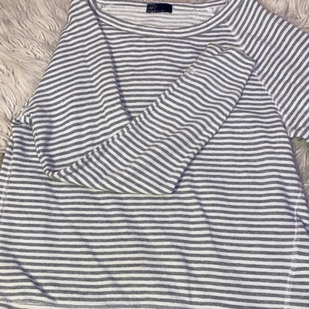 Gap long sleeve stripped top